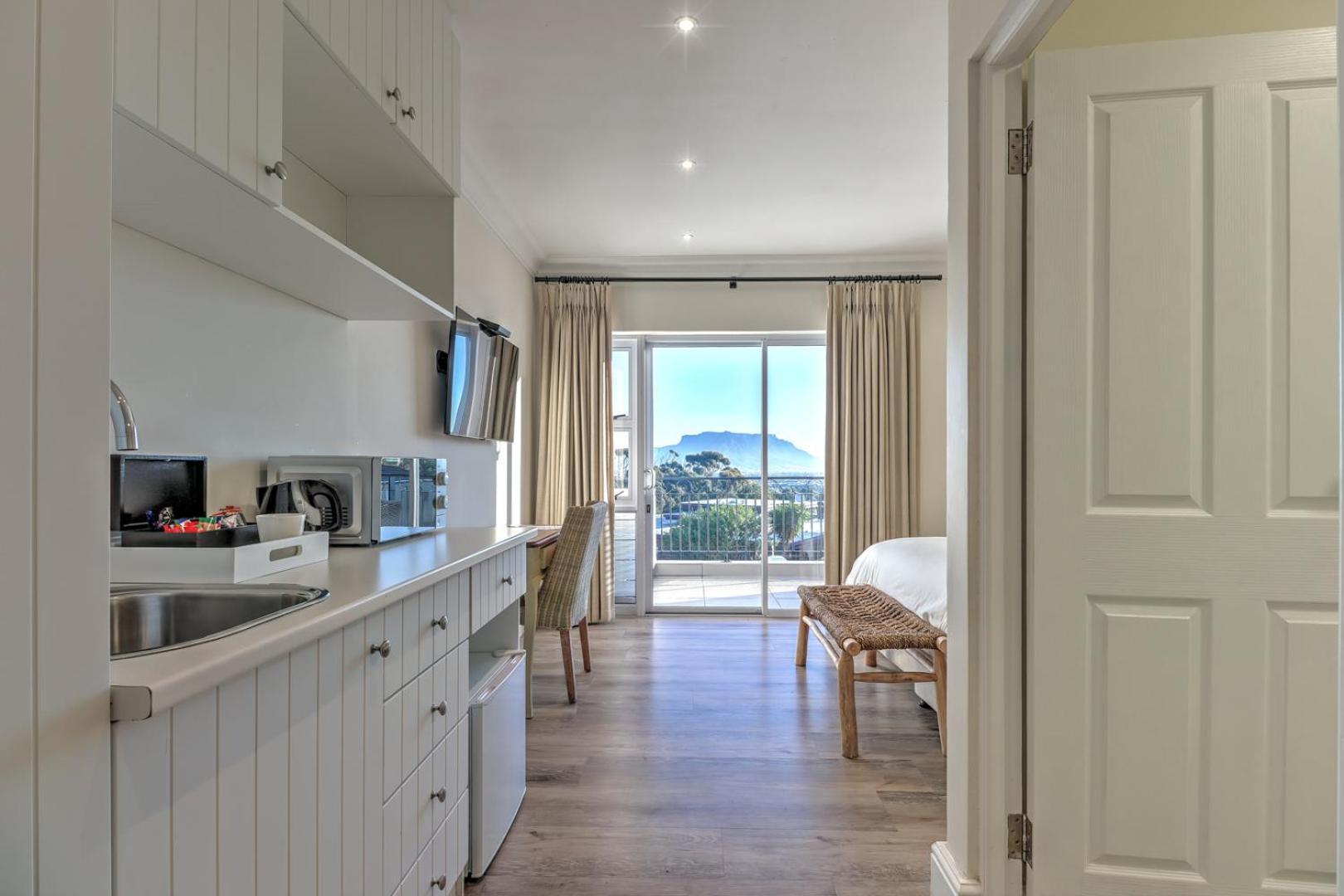Thyme Wellness Spa And Guesthouse Cape Town Exterior photo